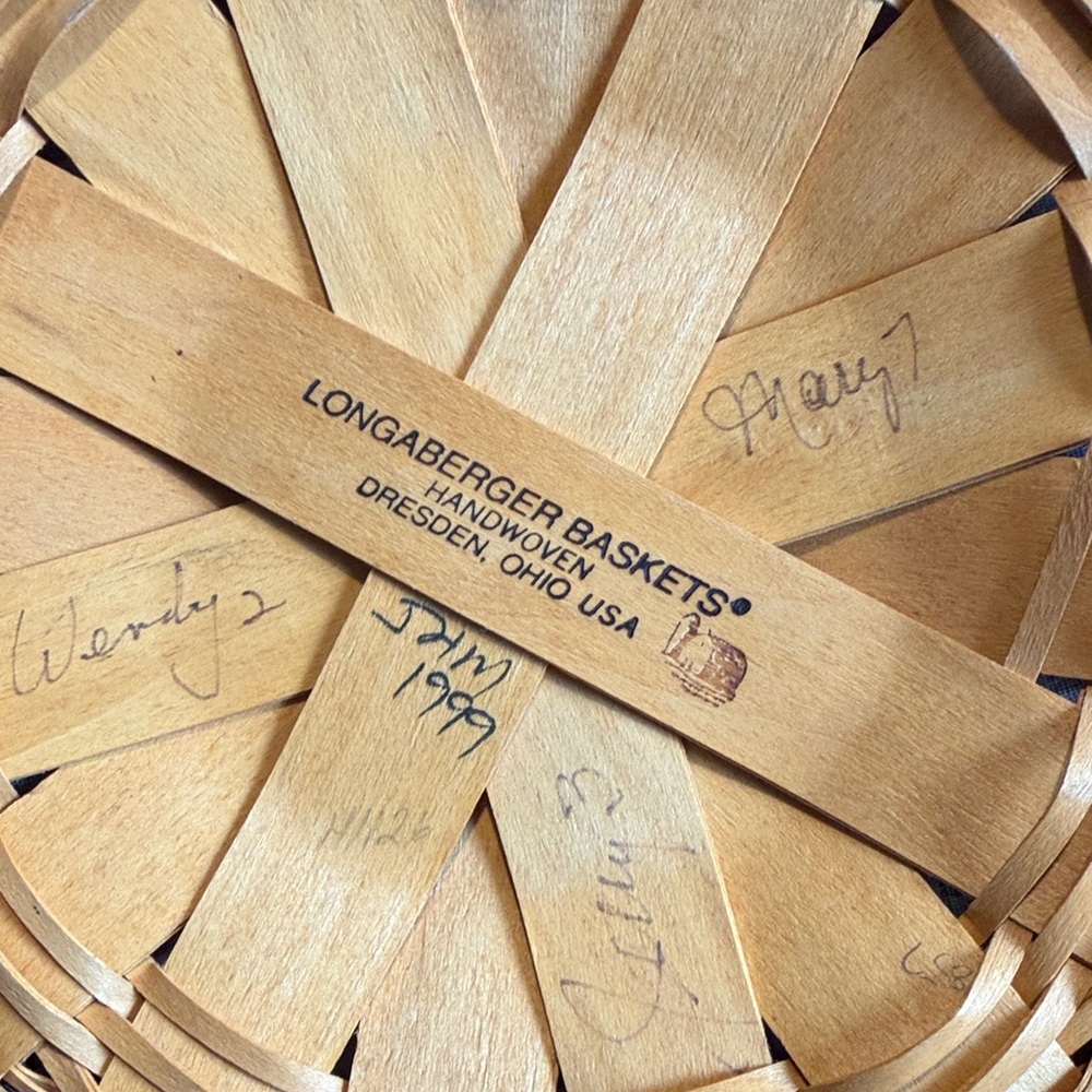 Longaberger 1999 Darning Basket with Liner and 4-Way Protector - Picture 5 of 5